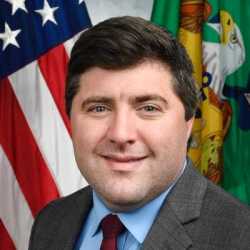 headshot of Eric Van Nostrand