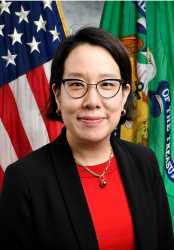 headshot of Sandra Lee