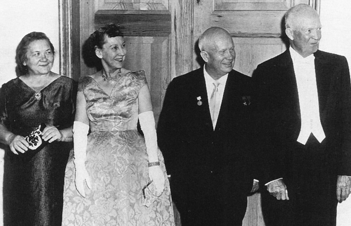 Dwight Eisenhower, Nikita Khrushchev, and their wives attend a state dinner in 1959