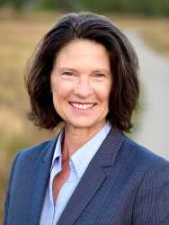 Lauren Larson headshot 2026