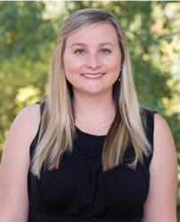 danielle edwards headshot