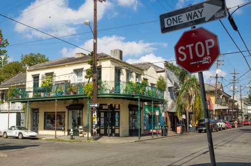 NEW ORLEANS/USA - October 13, 2012: Neighborhood cafes and shops in block Faubourg Marigny. This bohemian district of New Orleans east of the French Quarter | Editorial credit: IrinaK / Shutterstock.com
