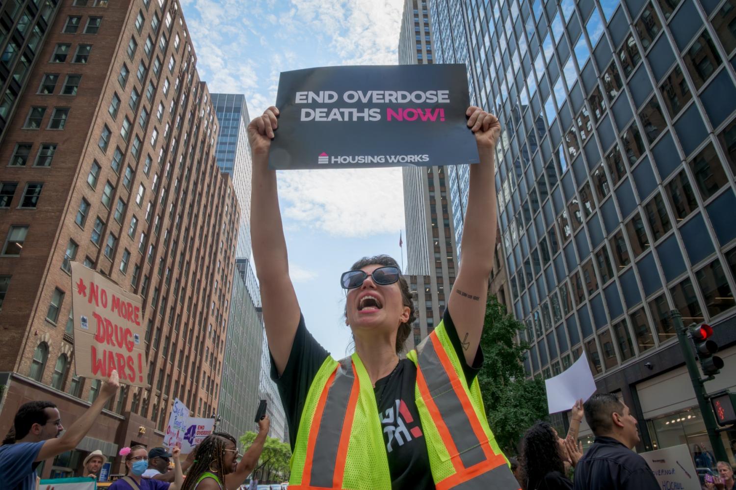 In honor of International Overdose Awareness Day, community advocates, social justice organizations, and individuals directly impacted by the failed War on Drugs rallied on August 28, 2024 outside Governor Hochul’s Manhattan office to push back against the governor’s proposed plans to increase criminalization to address the overdose crisis, and to demand lawmakers implement harm reduction strategies that will actually save lives.