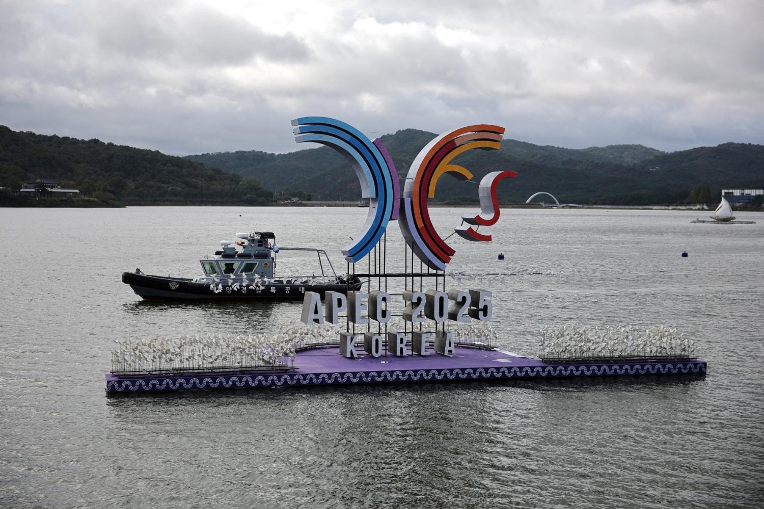 A boat from Sea Special Attack Team (SSAT) patrols on the Bomun lake near the venue for 2025 Asia-Pacific Economic Cooperation leaders' summit in Gyeongju, South Korea, October 20, 2025.