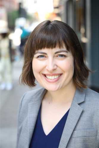Alli Gilmour headshot