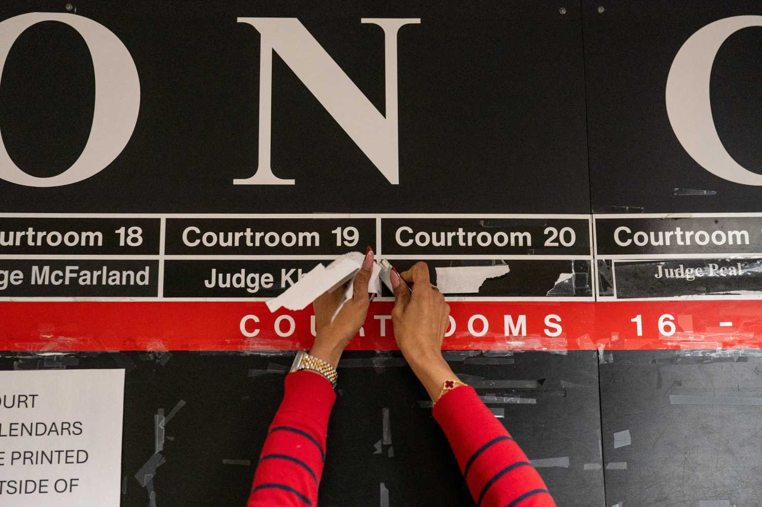 immigration judge courtroom signs