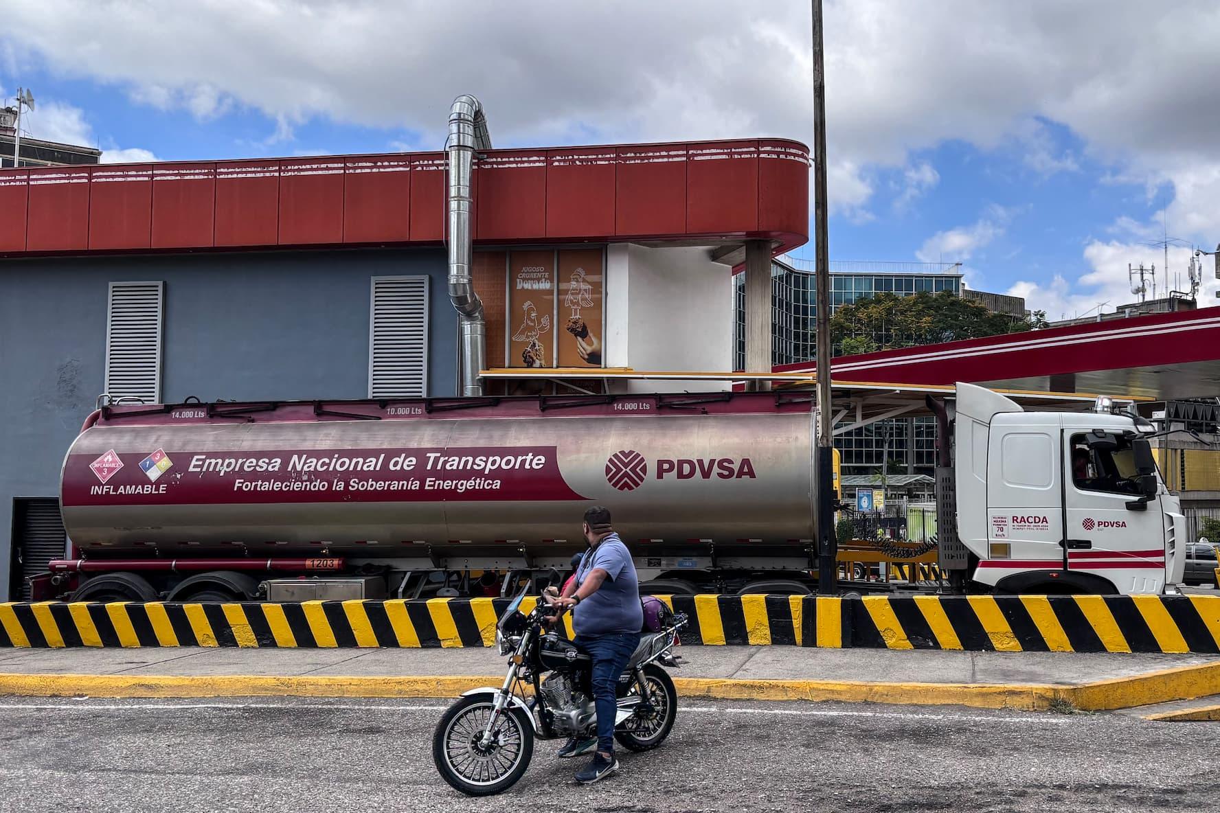 Managing Venezuela's Oil Revenue, Sovereign Debt, and Economic Rehabilitation