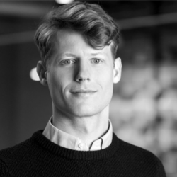 Phil Dawson headshot