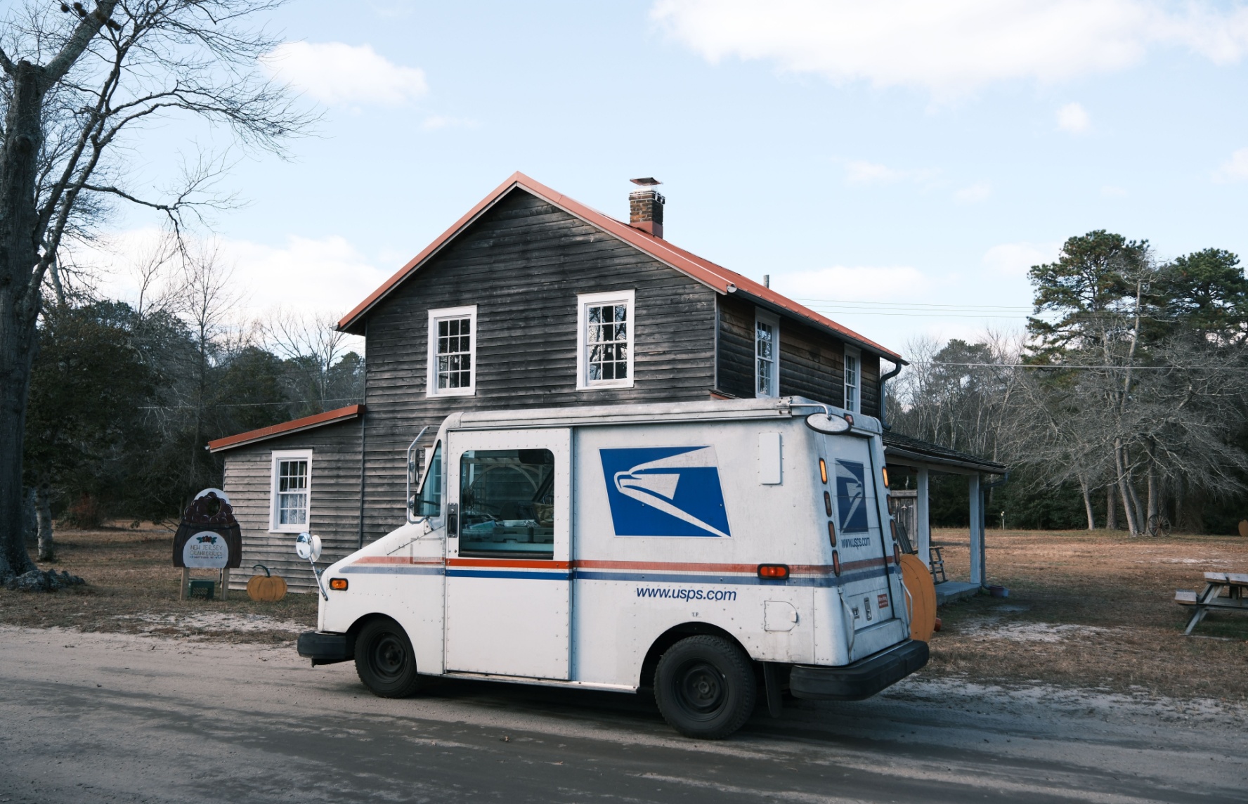 The postal network as economic infrastructure: Evidence from rural small businesses