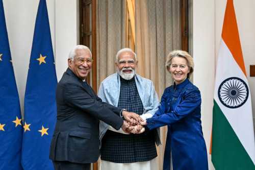India's Prime Minister Narendra Modi (C) poses for a photograph with European Commission President Ursula von der Leyen (R) and European Council President Antonio Costa before their meeting at the Hyderabad House in New Delhi on January 27, 2026.