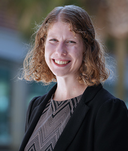 lois miller headshot