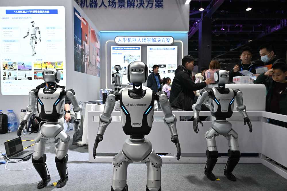 picture of humanoid robots in display in China