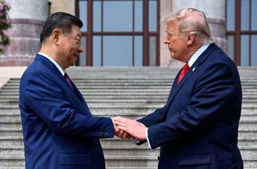 President Xi greets President Trump in Beijing