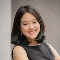 Lena Song headshot