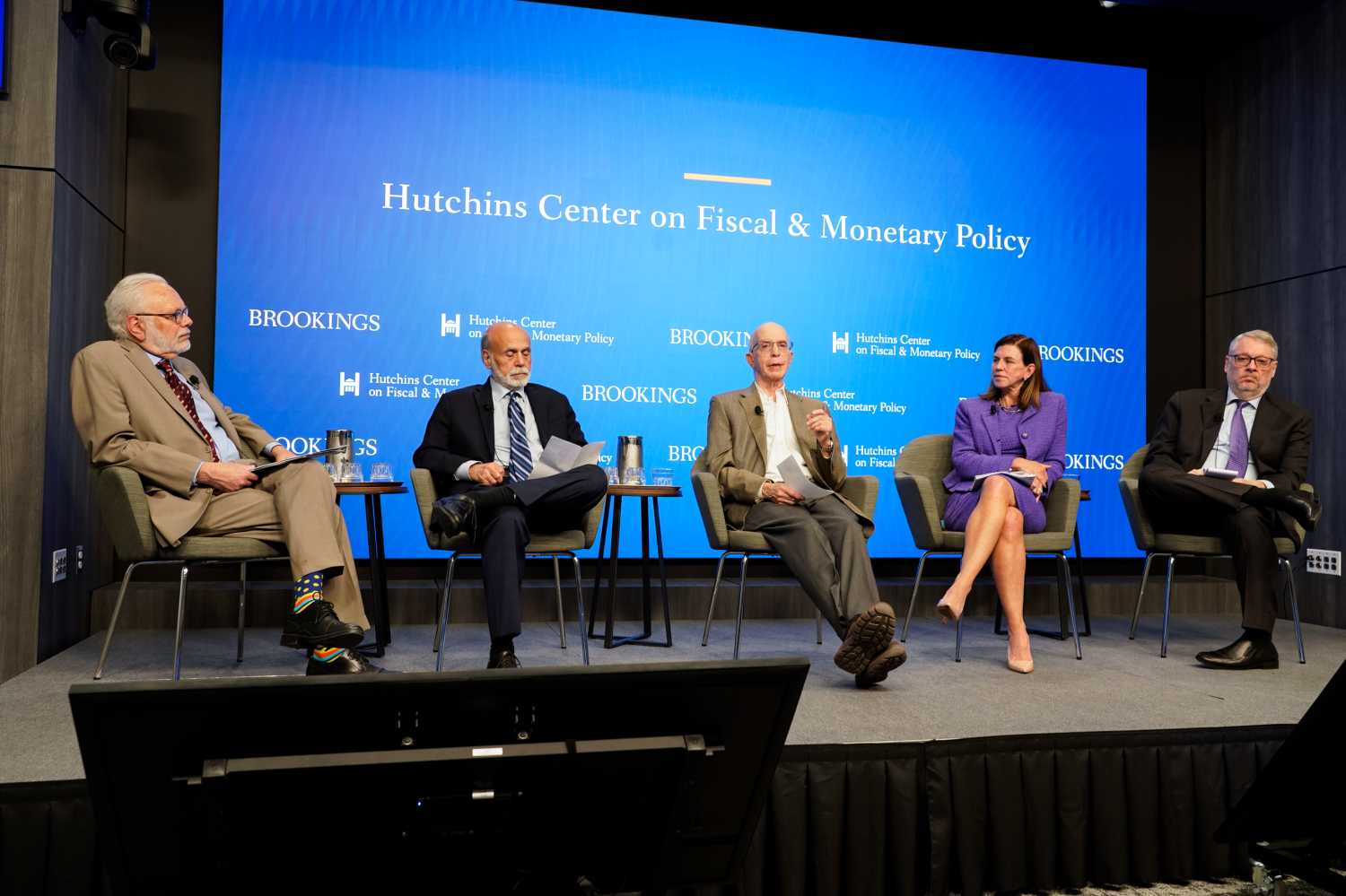 David Wessel, Ben Bernanke, Alan Blinder, Kristin Forbes, and Dan Ivascyn on stage at the Brookings Hutchins Center