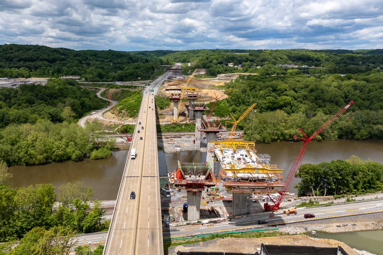 New bridge under construction over the Mississippi River