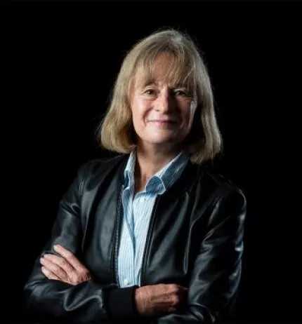 Jane Perlez portrait